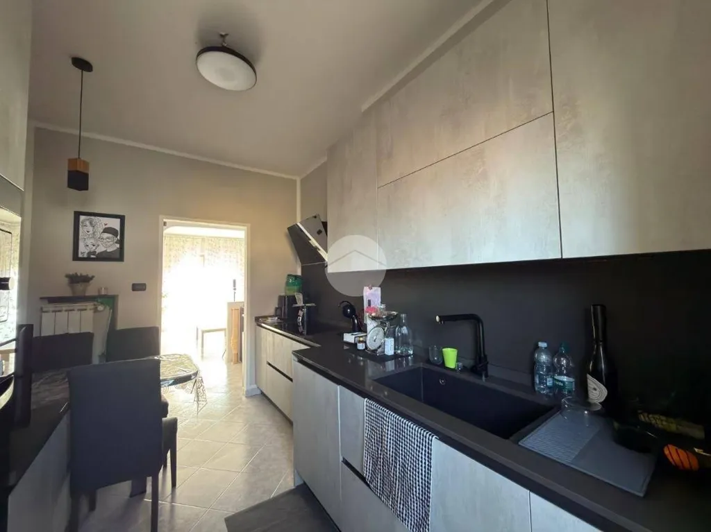 Cuisine - Modernised Apartment with Veranda in Settimo Torinese