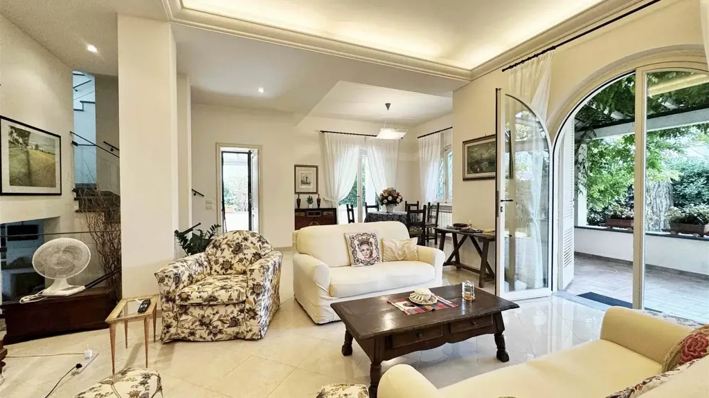 Maison 8 pièces à IT