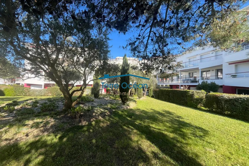 Aed - Traversant Apartment with Balcony in Royan