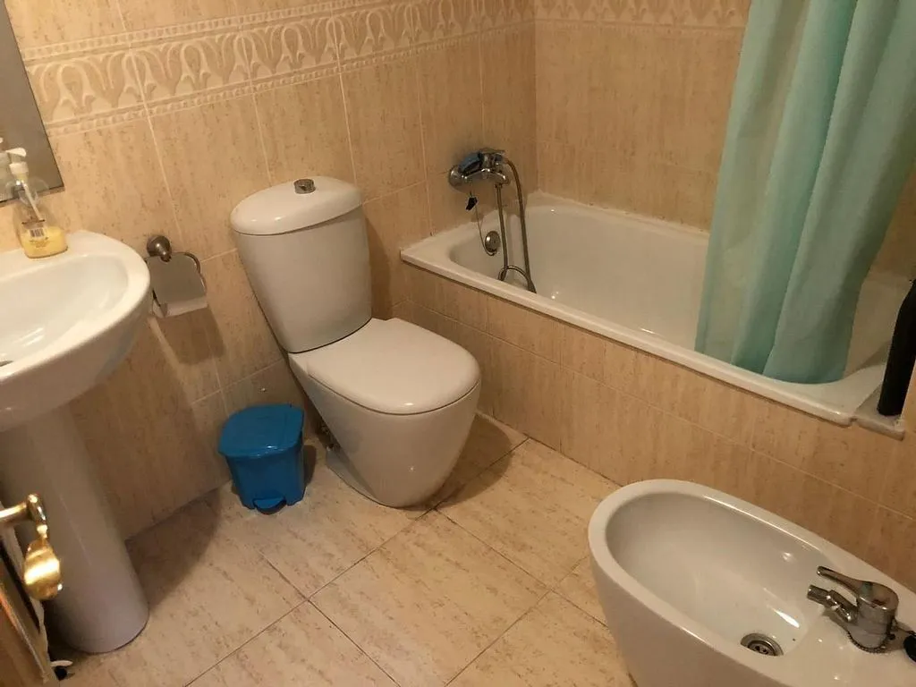 Salles de bain - 3-Bedroom Flat with Balcony in Albal