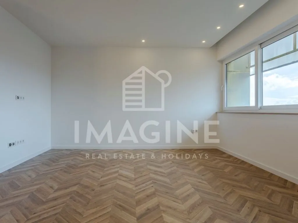 Pièces - Luxury Apartment with Central Location in Setúbal