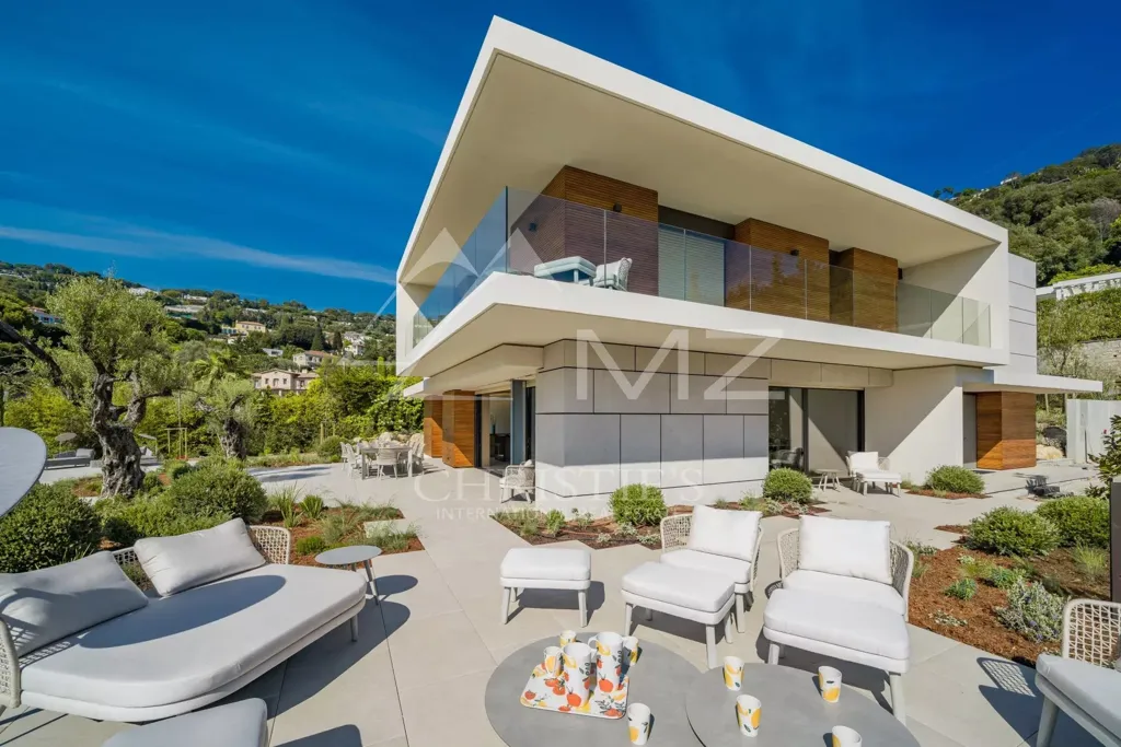 Exterior - Contemporary Villa with Pool in Cannes
