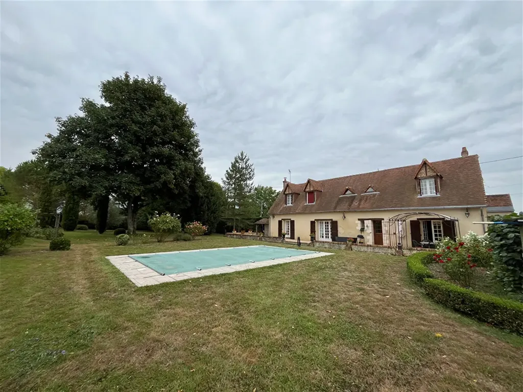 Bassein - Longère with Pool in Beaumont-Louestault