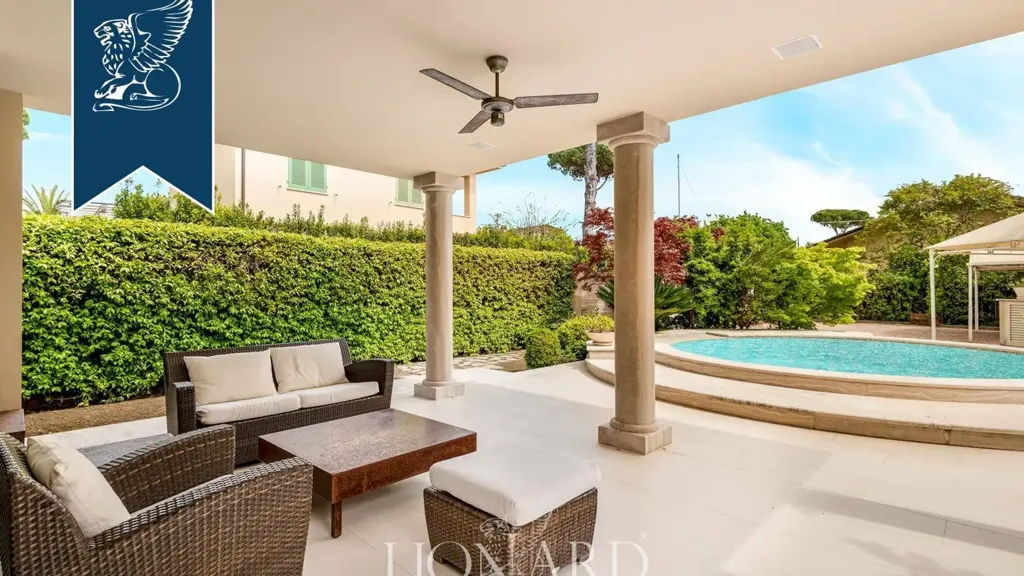 Piscina - Luxury Villa with Pool in Forte dei Marmi