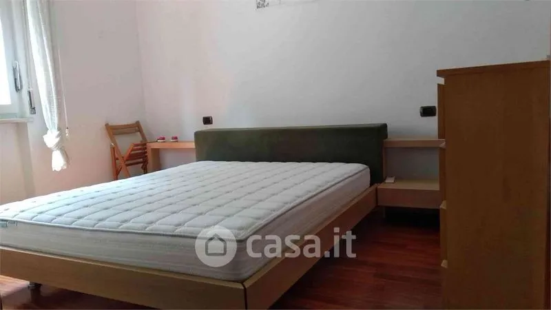 Chambres - Armed Trilocale with Balcony in Ancona