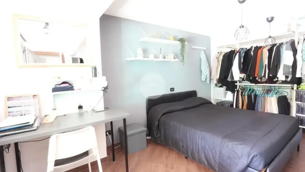 Chambres - Bifamiliare Portion with Private Garden in Pescara