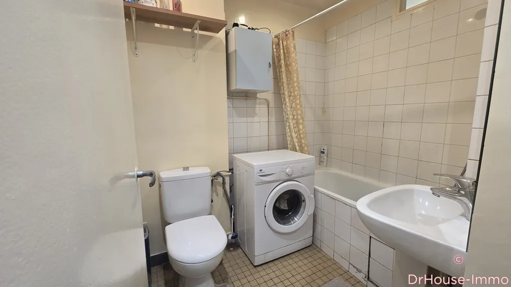 Vannitoad - Two-Bedroom Flat with Parking in Bobigny