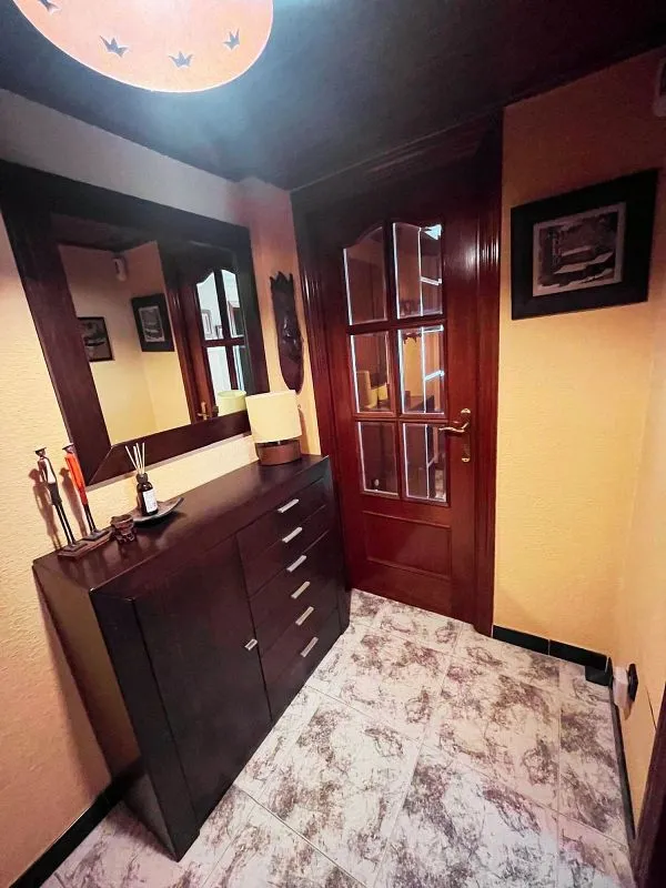 Hallway - 3-Bedroom Flat with Terrace in Reyes