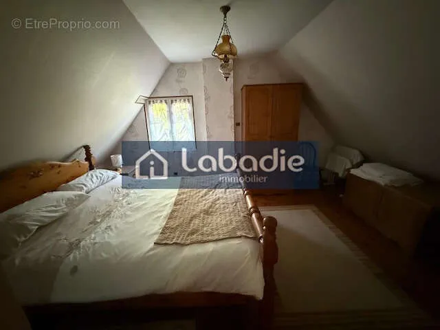 Chambres - Maison en Pierres à la Campagne avec Jardin