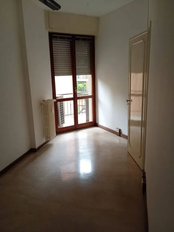 Pièces - Luxury Flat to Restructure near Piazza Emilia, Milan
