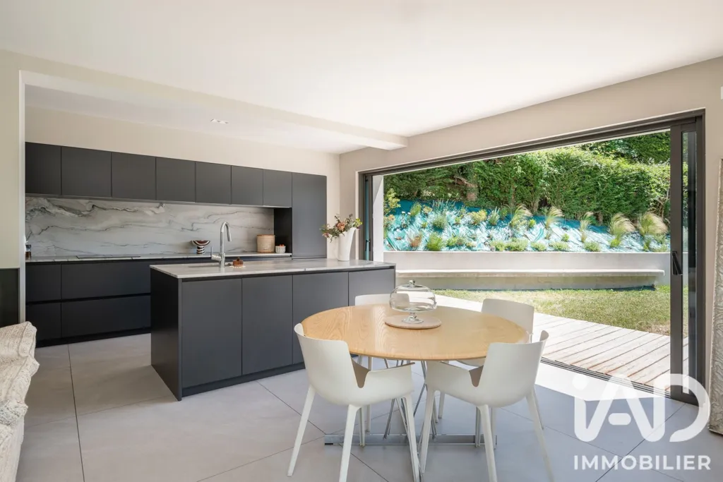 Cucina - Contemporary House with Pool in Saint-Martin-Le-Vinoux