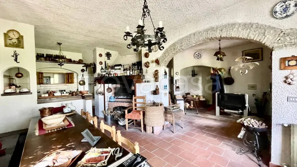 Salle à manger - Modern Villa with South-West View in Orvinio