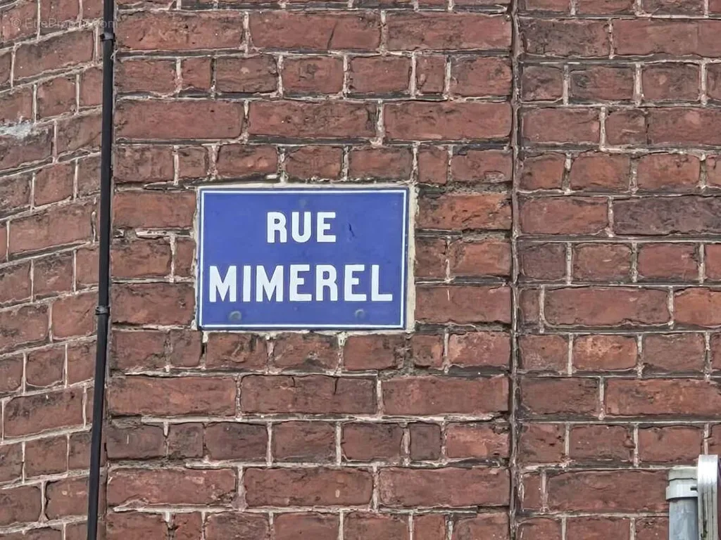 Extérieur - Terrain avec 27 Places de Parking à Roubaix
