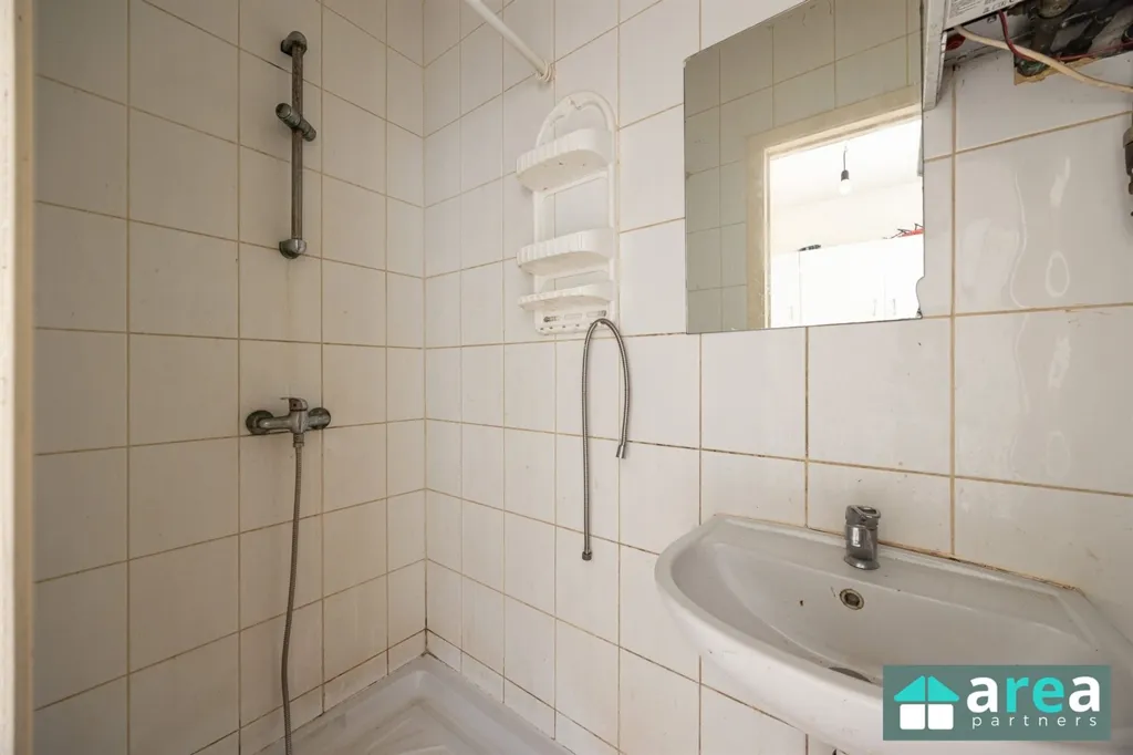 Salles de bain - Propriété Commerciale avec Potentiel à Antwerpen
