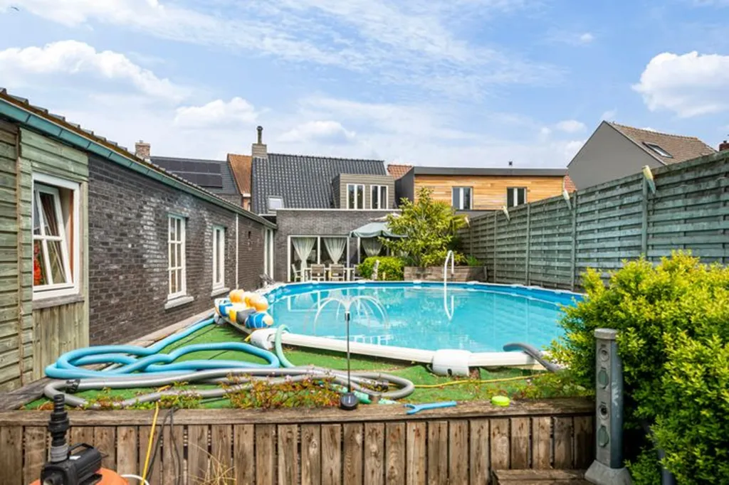 Bassein - House with Swimming Pool in Wevelgem