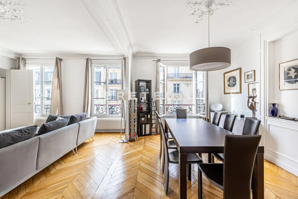 Séjour - Appartement en Pierre de Taille avec Vue Sud-Ouest à Paris