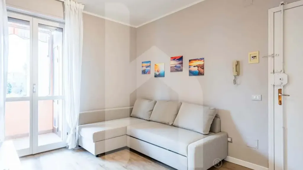 Elutuba - Modern Studio with Balcony in Pisa