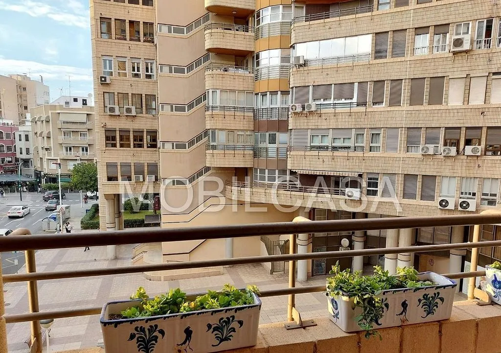 Balcon - Bright Apartment with Balcón in Elche