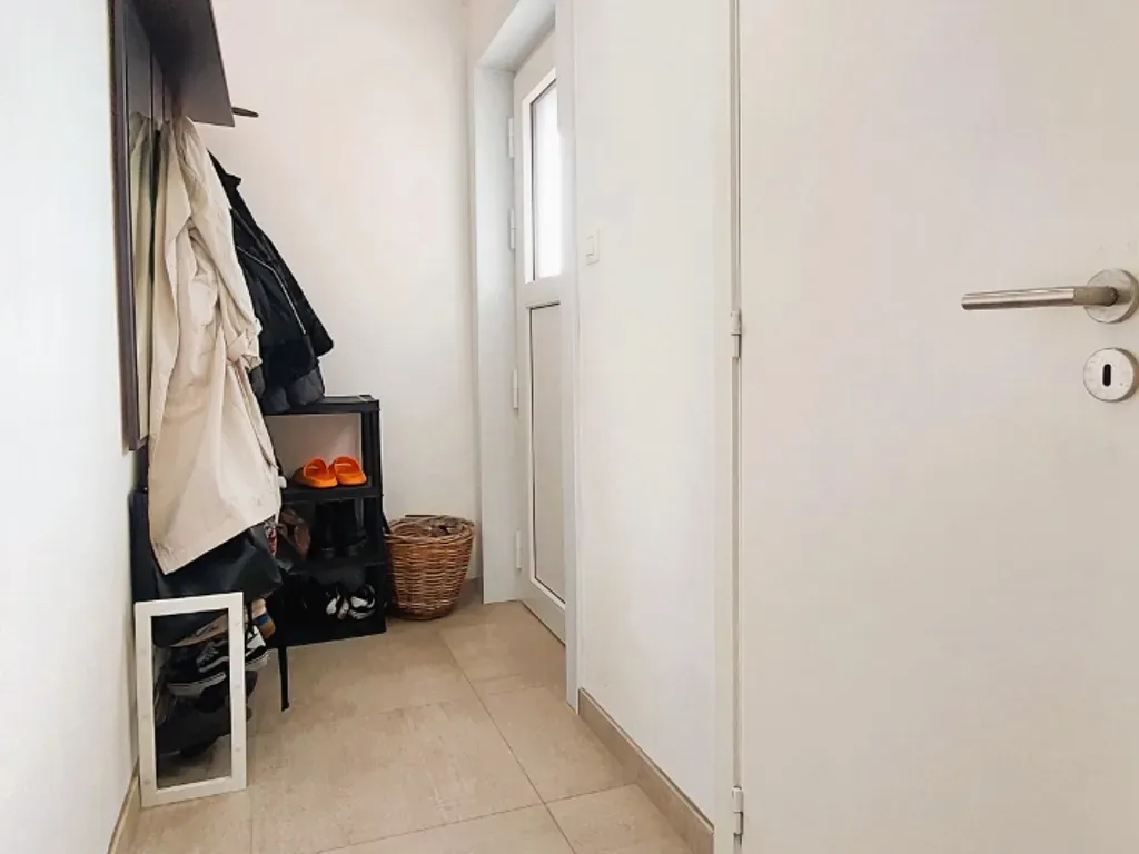 Esik - Renovated Duplex in Oostende's Vuurtorenwijk