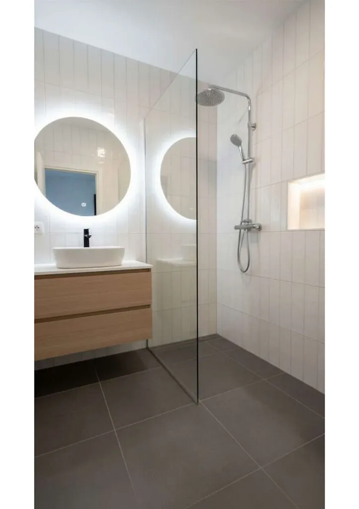Vannitoad - 3-Bedroom Apartment with Balcony in Orleans