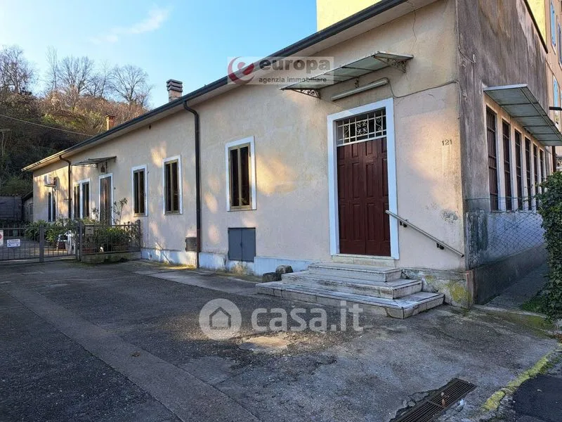 Välivaade - Independent Building with Shop in Vicenza