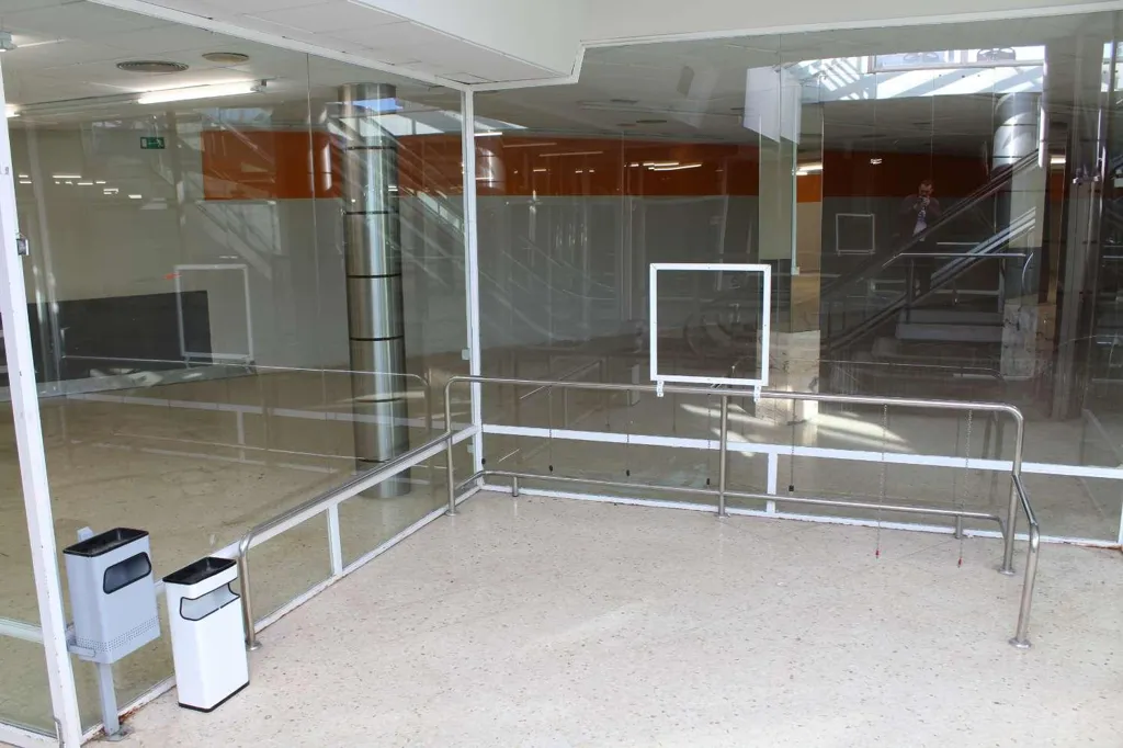 Toad - Commercial Space with Parking in Benicasim