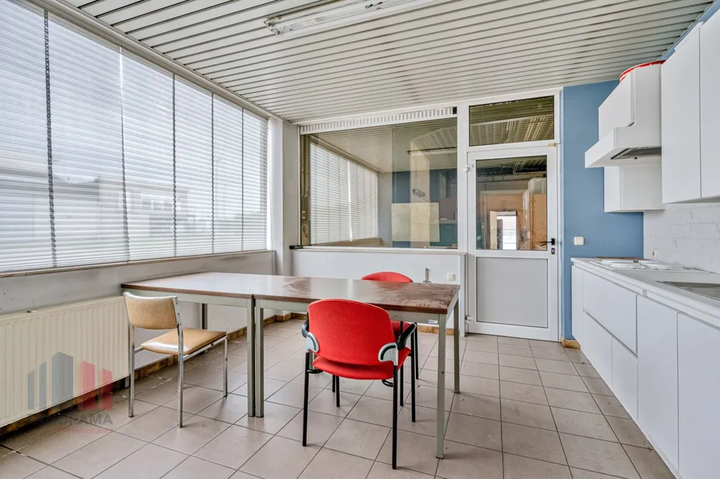 Salle à manger - Local Commercial avec Toit en Verre à Meulebeke