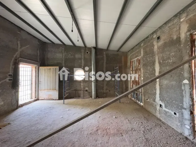 Toad - Versatile Bodega with Street Access in Aranzueque
