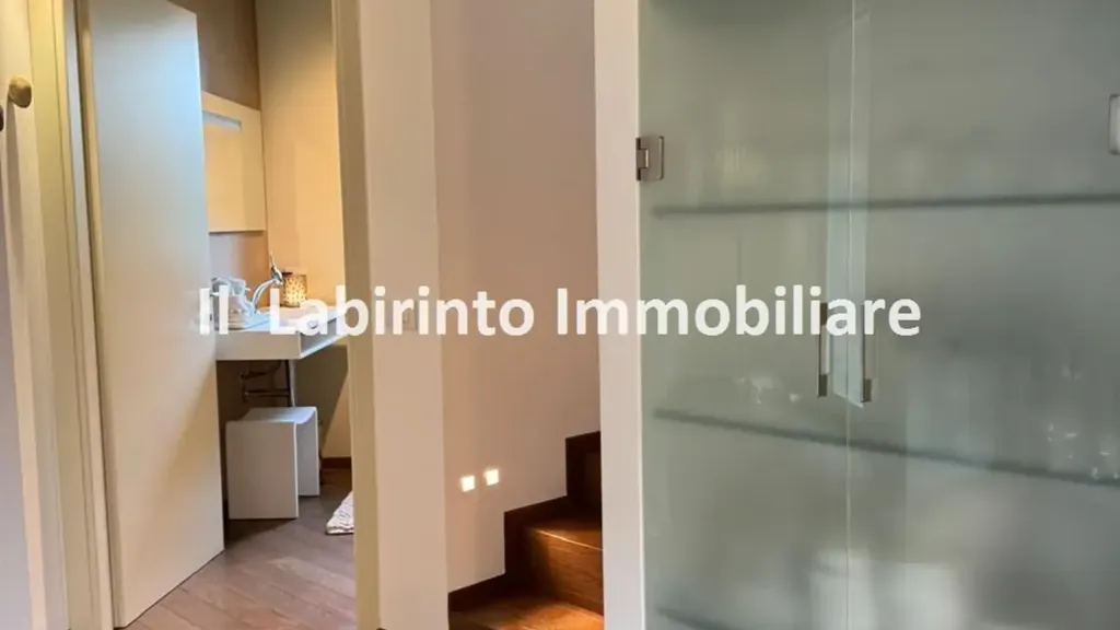 Salles de bain - Modern Villa with Private Garden in Monte, Faenza