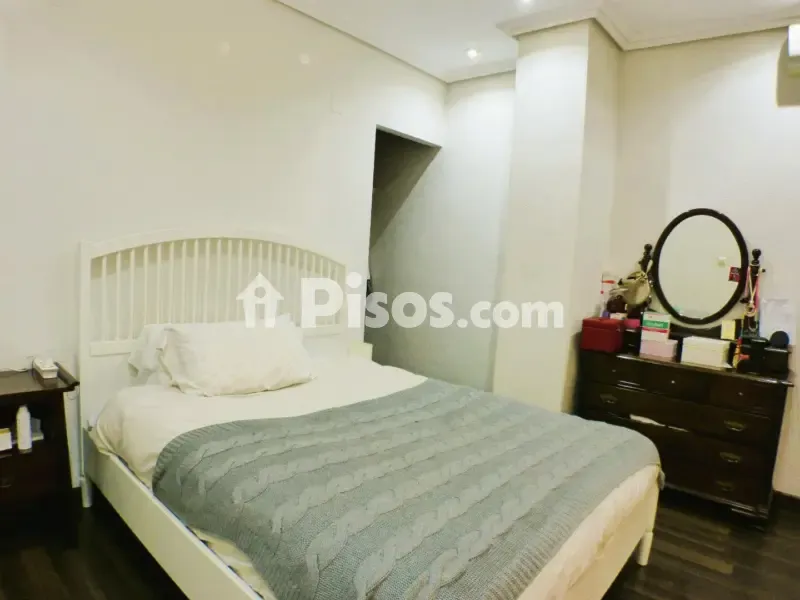 Magamistoad - Classical Style Flat with Balcony in City Centre