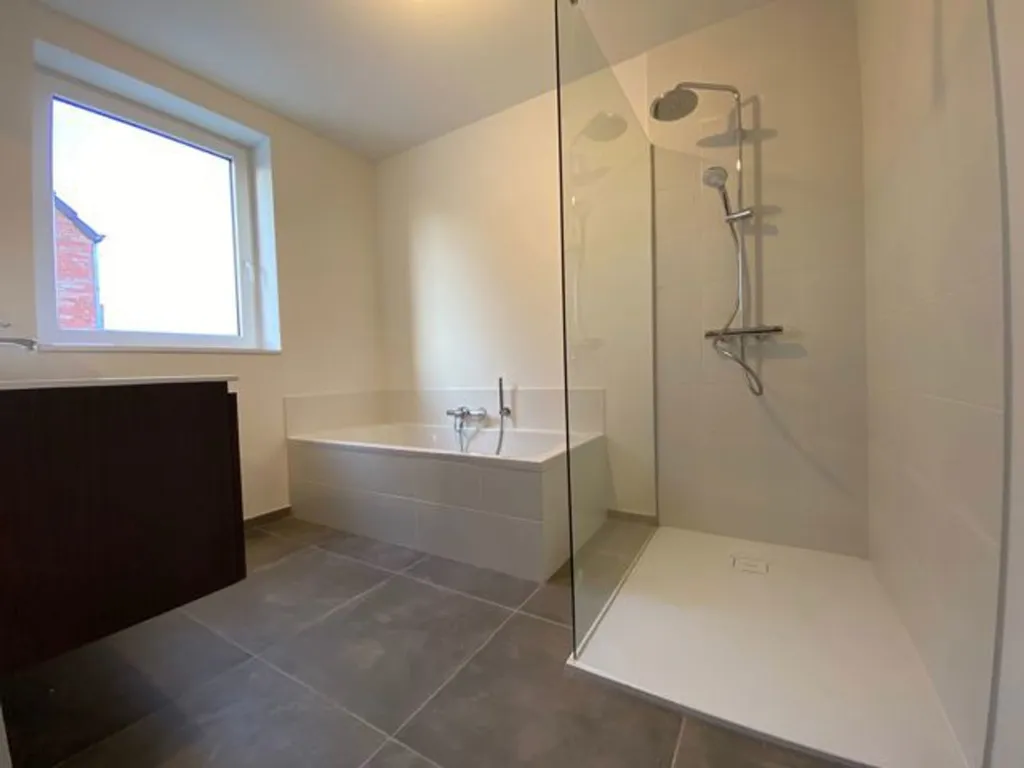 Salles de bain - Nouvelle Maison Économe en Énergie avec Jardin à Merksplas