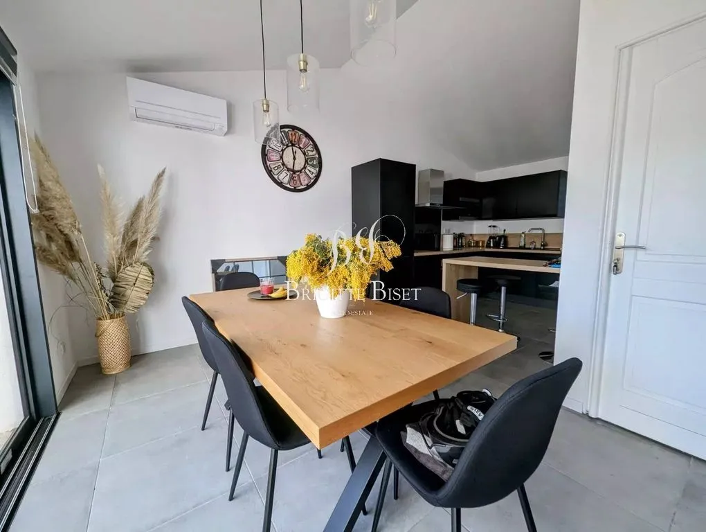 Salle à manger - Villa Moderne avec Piscine à Sainte-Maxime