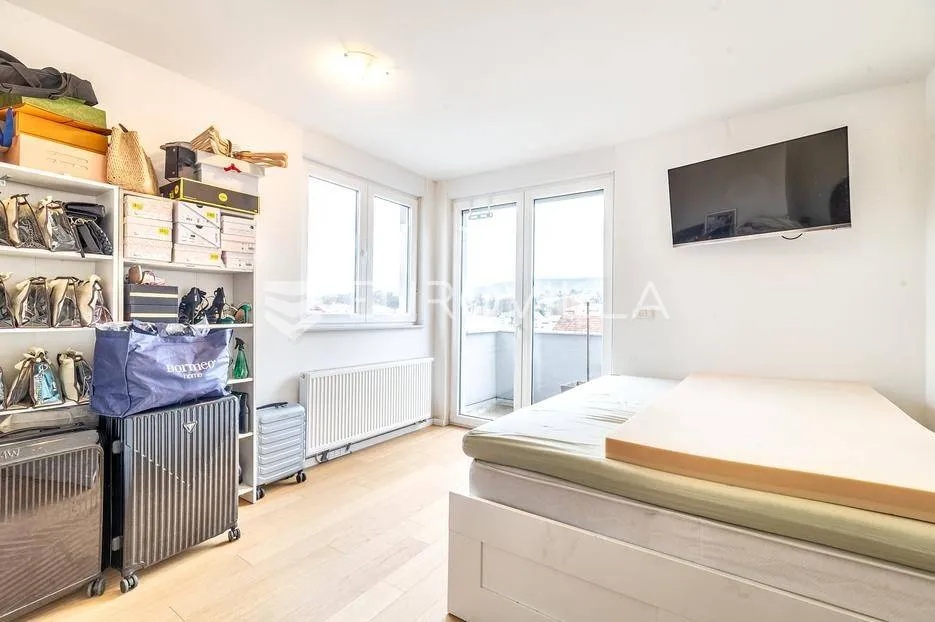 Chambres - Penthouse with Terraces in Vrapče, Zagreb