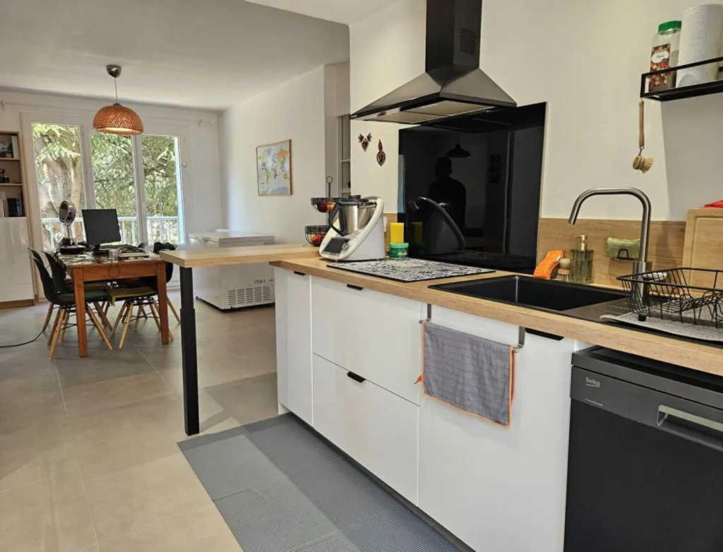 Cucina - Refurbished Flat with Loggia in Bourgoin-Jallieu