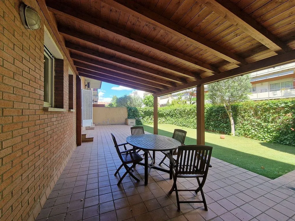 Terrasse - Modern Ground Floor Flat with Garden in Montilivi
