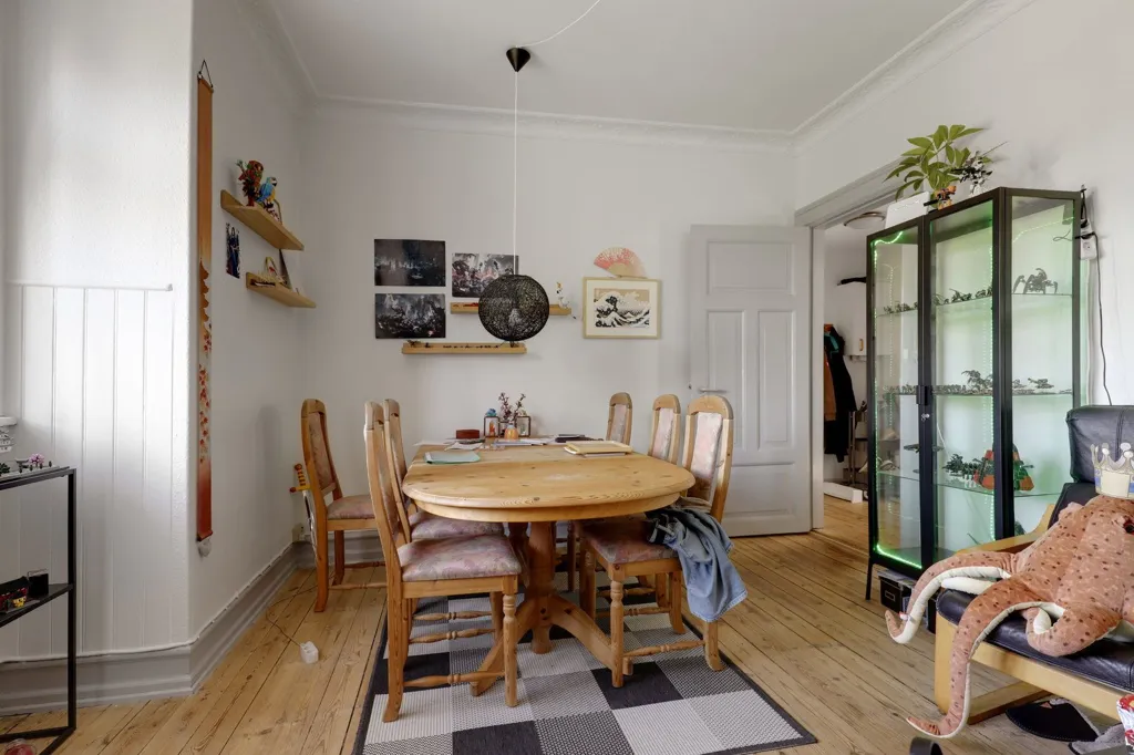Sala da pranzo - Classic 2-Bedroom Apartment with Bay Window in Denmark