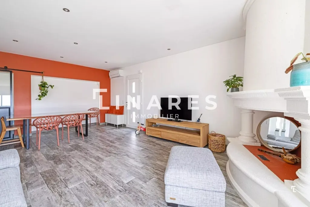 Séjour - Villa Duplex avec Piscine à Allauch