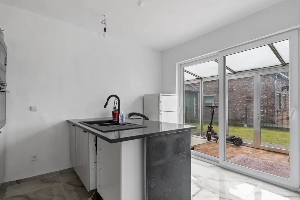 Cucina - Semi-Open Development with 6 Bedrooms in Overmere