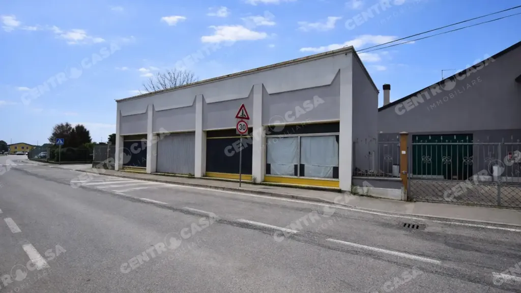 Extérieur - Independent House with Large Storage in Legnago