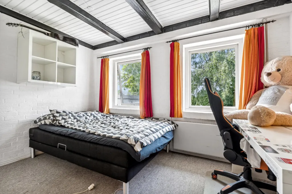Chambres - Villa with Professional Workshop in Ferritslev