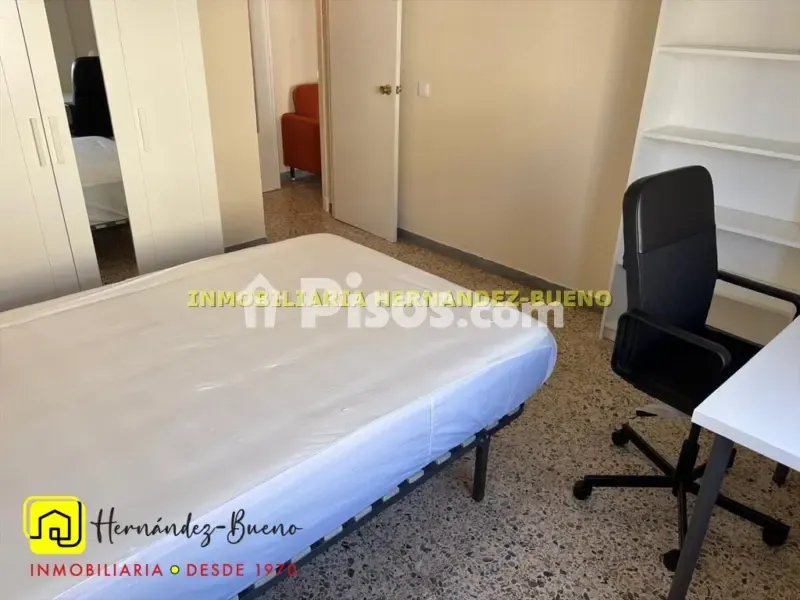 Magamistoad - Student-Friendly Flat with Balcony in Semicentro