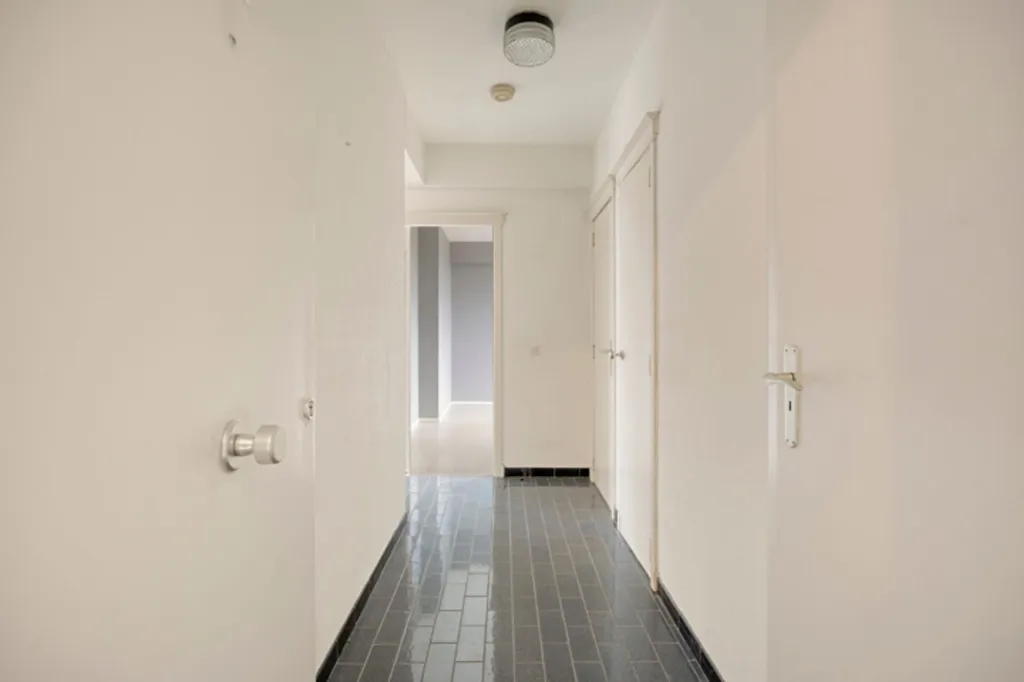hallway_entrance
