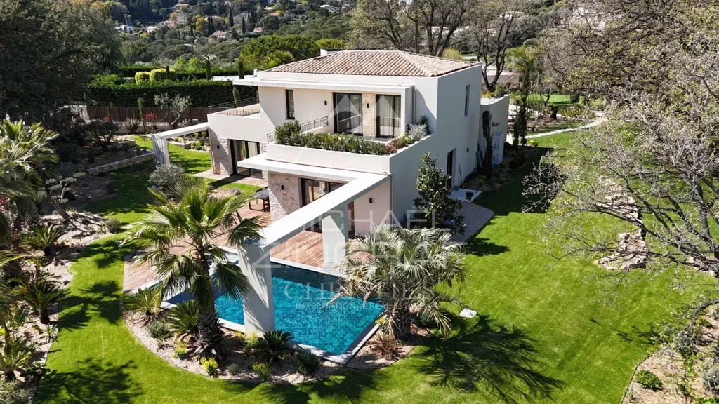 Õhuvaade - Contemporary Villa under Construction in Mougins