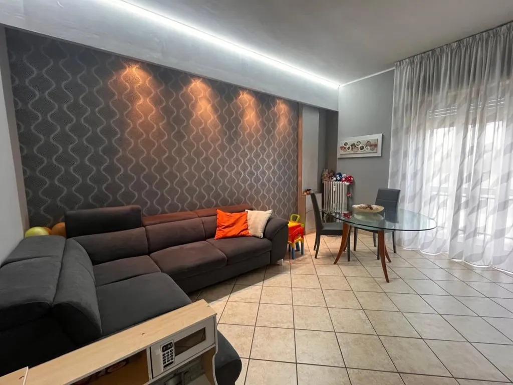 Séjour - Rearranged Apartment with Balcony in Beinasco