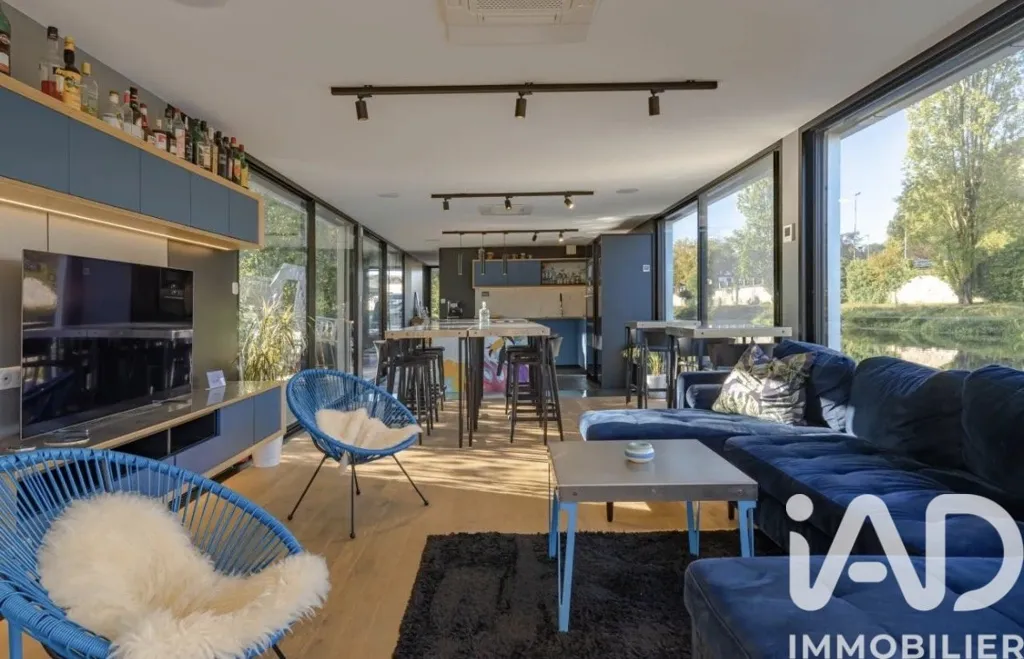 Elutuba - Luxury Floating Home with River Access in Sarreguemines