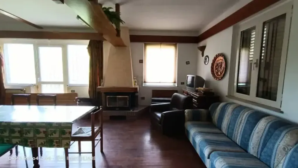 Sala da pranzo - Villa with Garden in Sefro