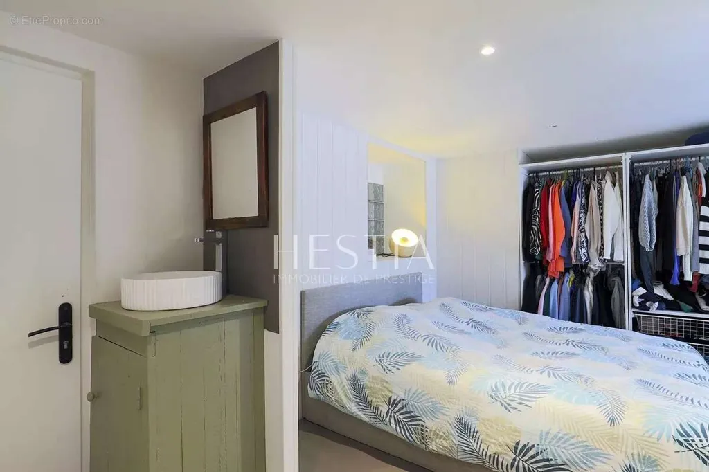 Chambres - Maison de Luxe avec Piscine à Crépieux-la-Pape