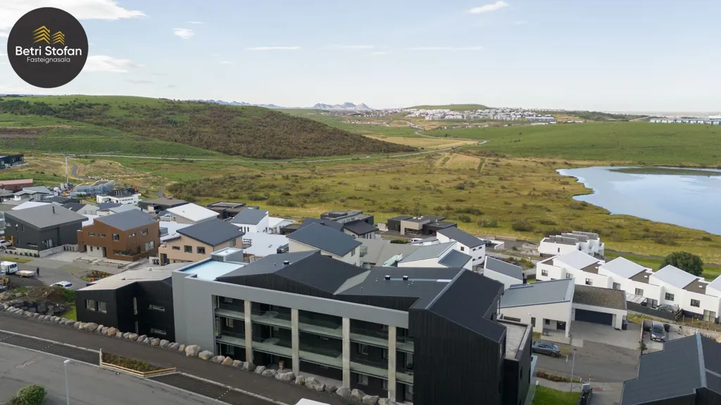 Vue aérienne - Modern Apartment with Garden in Garðabær