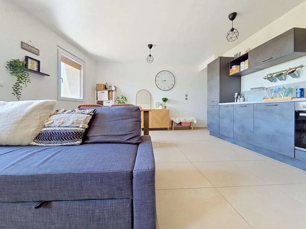 Elutuba - Duplex Apartment with Private Parking in Central Location