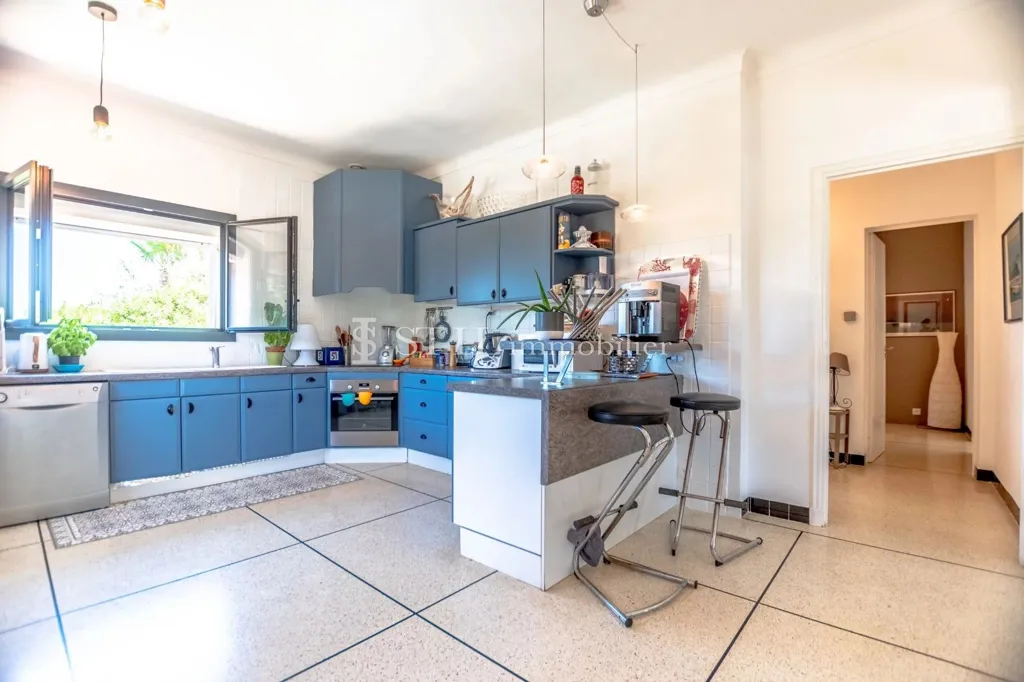 Köök - Luxury Villa with Pool in Sainte-Maxime